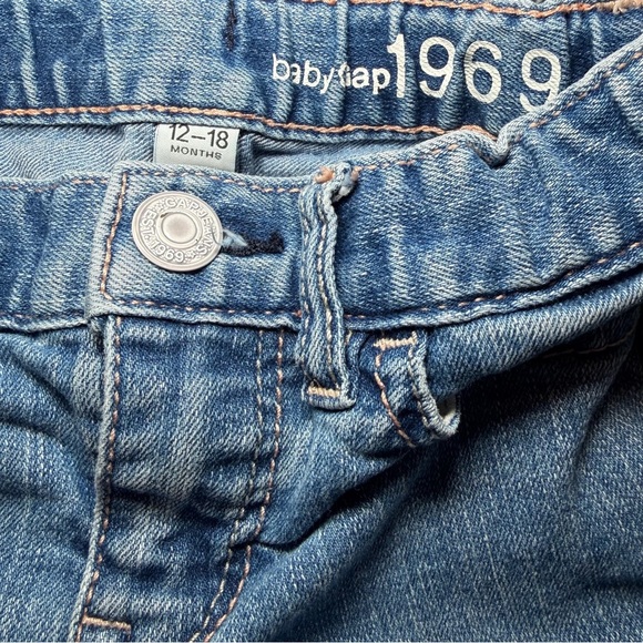 BabyGap 1969 Denim Shorts 12-18 Months Light Wash Cuffed Toddler Jeans - Picture 4 of 4
